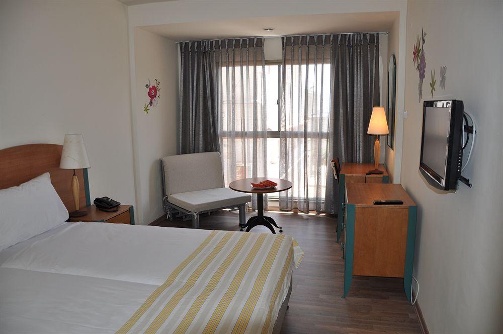 Royal Inn Tiberias Exterior photo